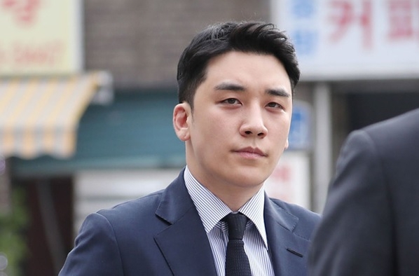 Sao Hàn ngày 28/1/2022: Seungri (Big Bang) nhận mọi tội danh, được giảm nửa án tù