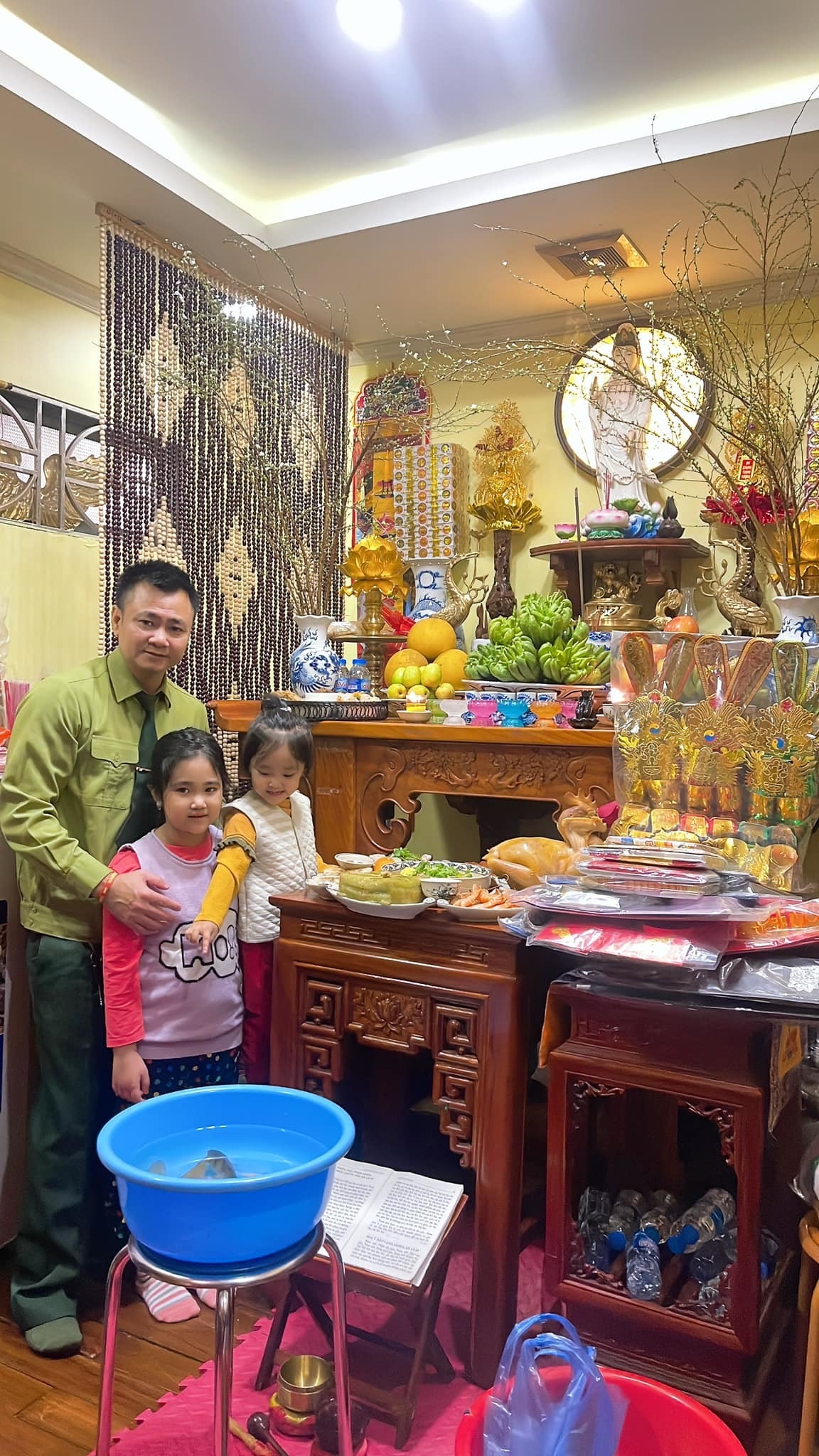 Sao Việt ngày 30/1/2022: Hồng Vân hạnh phúc đón Tết cùng gia đình ở Mỹ