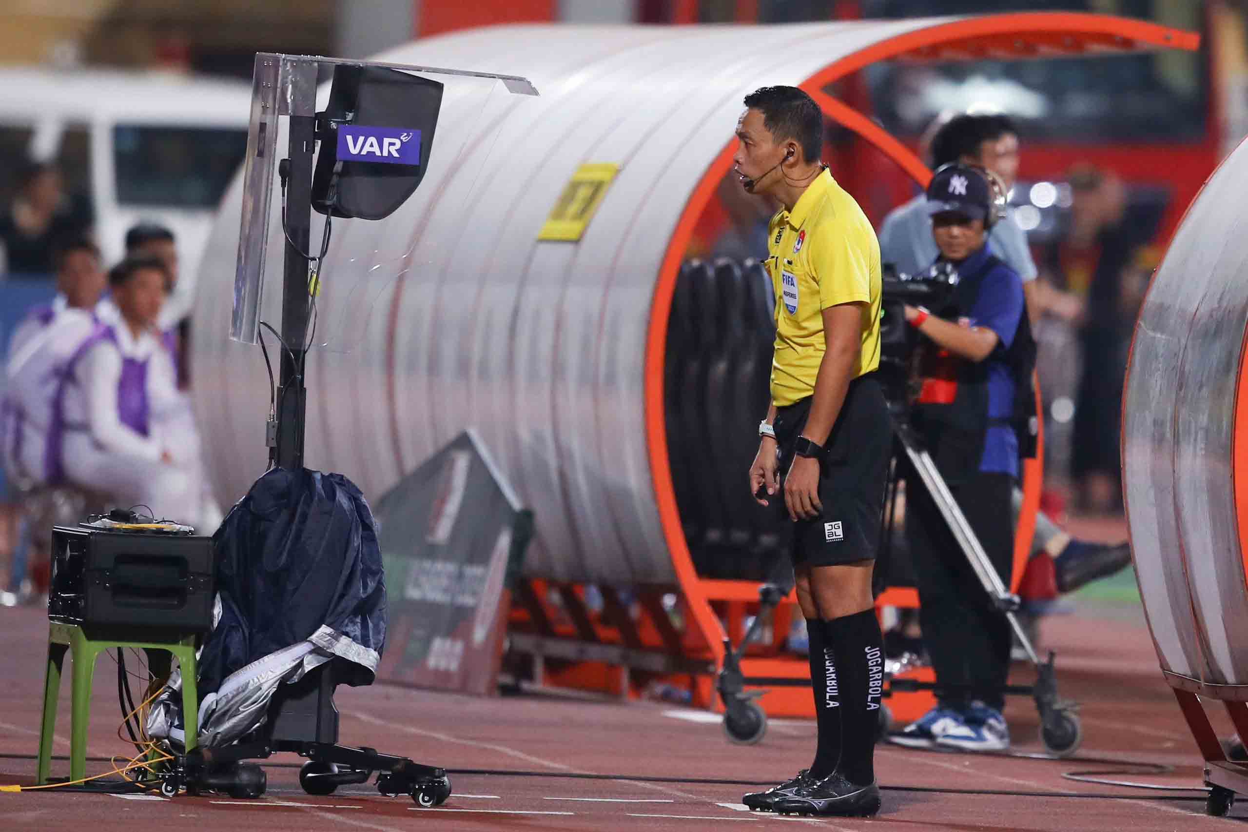 Thói quen xấu tại V-League làm hại các cầu thủ Việt Nam khi ra quốc tế
