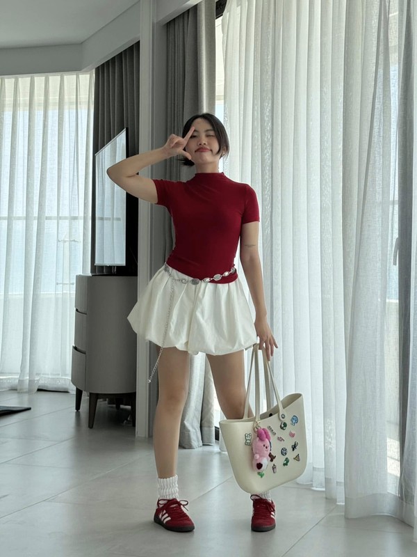 Phương Mỹ Chi “lột xác” khó nhận ra sau hơn 10 năm vào showbiz Phương Mỹ Chi “lột xác” khó nhận ra sau hơn 10 năm vào showbiz