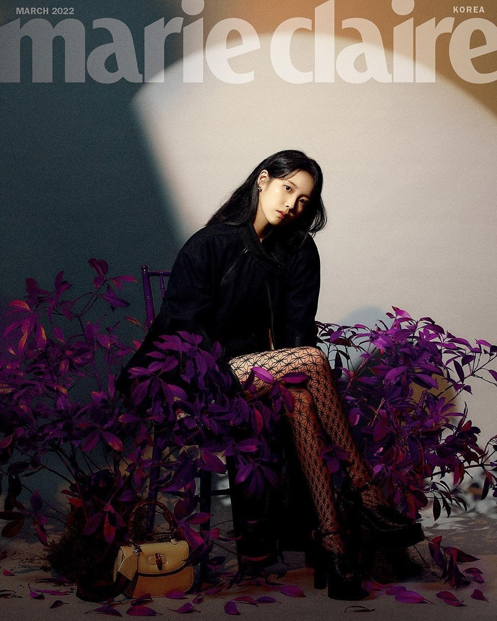 Sao Hàn ngày 16/2/2022: IU diện đồ Gucci sang trọng, thời thượng trên trang bìa tạp chí “Marie Claire”