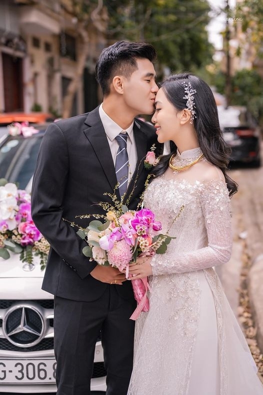 Đám cưới ngọt ngào của Hà Đức Chinh