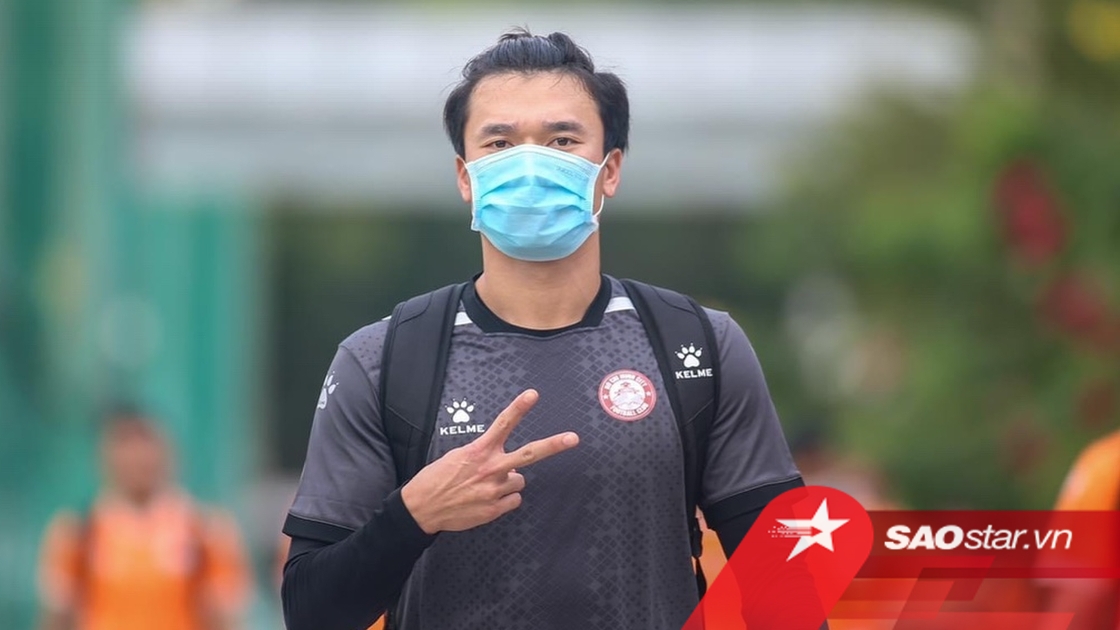 "Báo động đỏ" cho thủ môn Bùi Tiến Dũng: Nỗi lo phải dự bị dài hạn