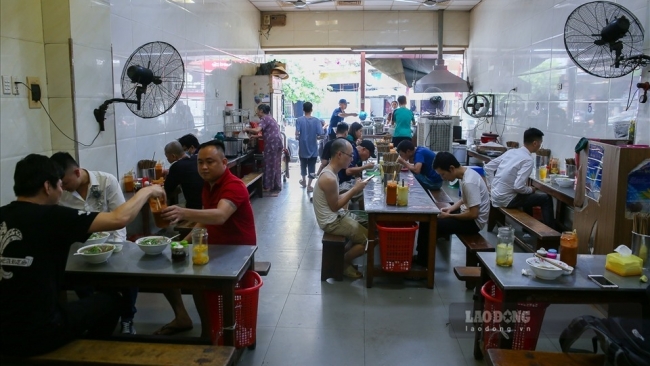 Hà Nội cho phép nhà hàng, quán ăn uống hoạt động sau 21h