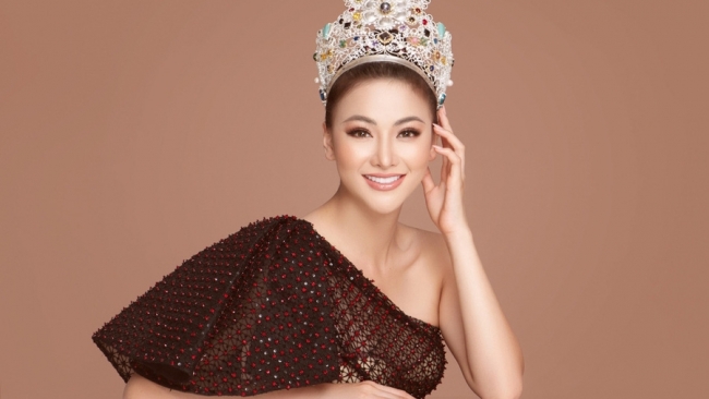 Phương Khánh ngồi "ghế nóng" Hoa hậu Du lịch Việt Nam Toàn cầu
