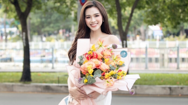 Top 13 Miss World - Đỗ Thị Hà trở về nước trong sự chào đón của fan sắc đẹp: Hành trình mới lại bắt đầu