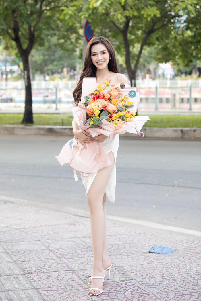 Top 13 Miss World - Đỗ Thị Hà trở về nước trong sự chào đón của fan sắc đẹp: Hành trình mới lại bắt đầu