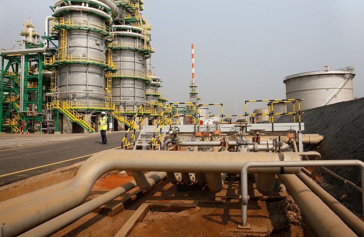 Quyết định của OPEC+ sẽ giúp giá dầu tăng sốc?