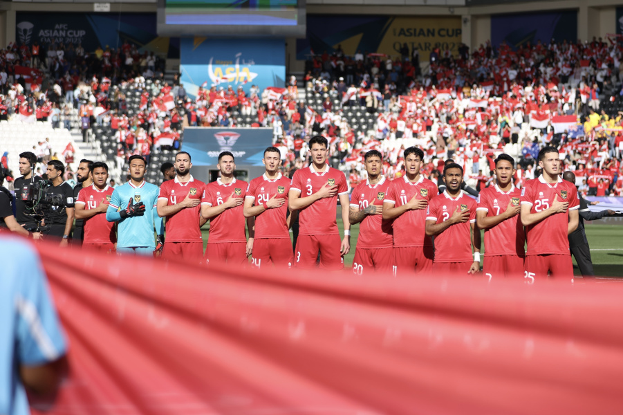 Báo Indonesia hoảng hốt khi mặt sân Bung Karno vàng úa trước trận quyết đấu đội tuyển Việt Nam