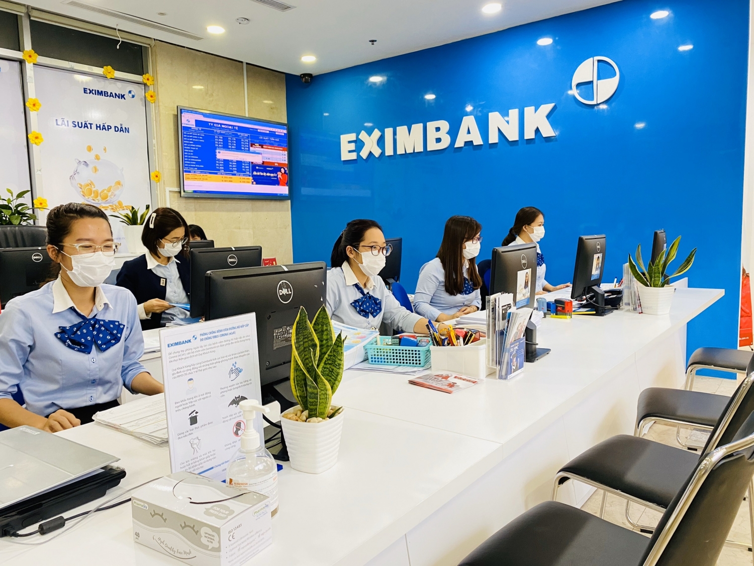 Tin ngân hàng ngày 8/4: Eximbank giải trình với cổ đông việc bán cổ phiếu STB của Sacombank dưới mức giá tối thiểu