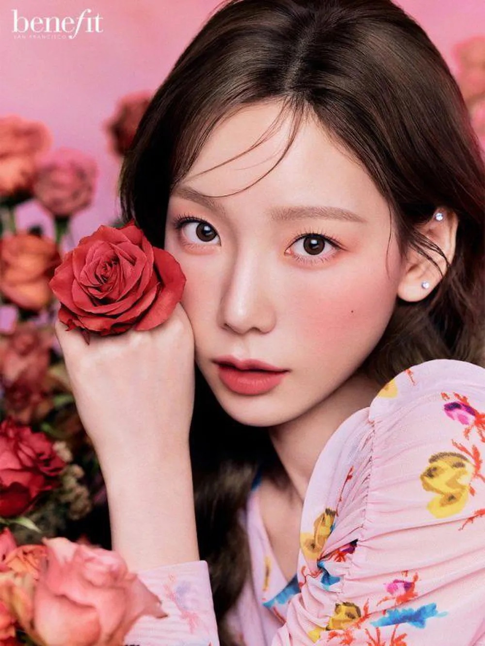 Sao Hàn hôm nay 20/4: Taeyeon (SNSD) hóa nàng thơ mới của Benefit Cosmetics