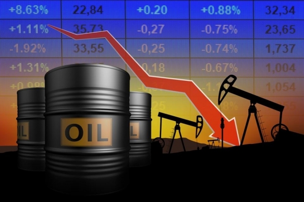 Giá dầu hôm nay 25/4 giảm, &quot;bay&quot; 5% trong tuần qua
