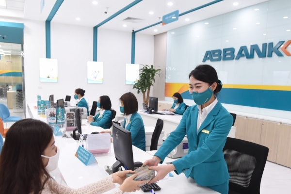 Tin ngân hàng ngày 29/4: ABBank sẽ không ép khách hàng mua bảo hiểm