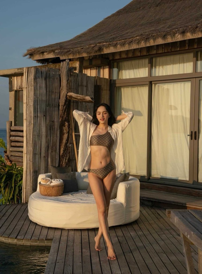 Mới đầu hè Hoa hậu Hương Giang đã khoe ảnh áo tắm cực 'cháy'