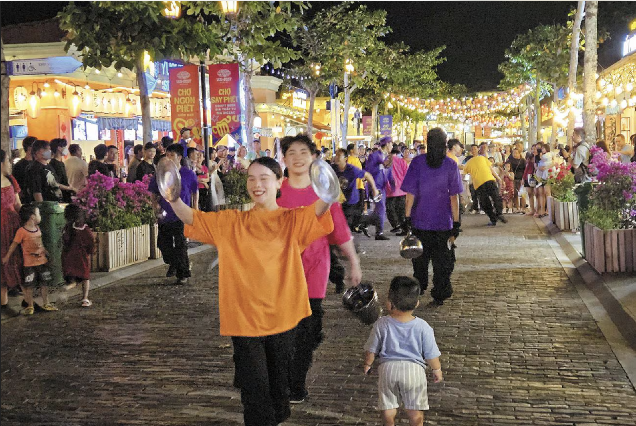 Không bar hay karaoke, sao chợ đêm Vui Phết vẫn khiến du khách hưng phấn?