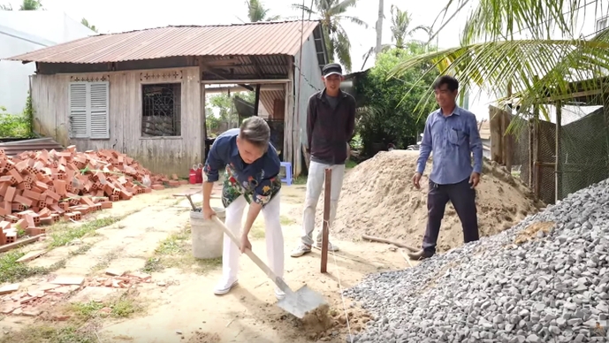 Đàm Vĩnh Hưng xây nhà mới cho gia đình phạm nhân: "Hứa rồi thì phải làm cho đúng"