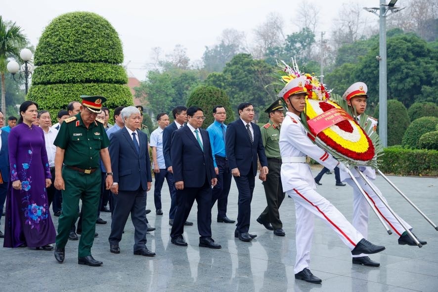 Thủ tướng: Không quên những người làm nên &quot;cột mốc vàng&quot; lịch sử Điện Biên Phủ