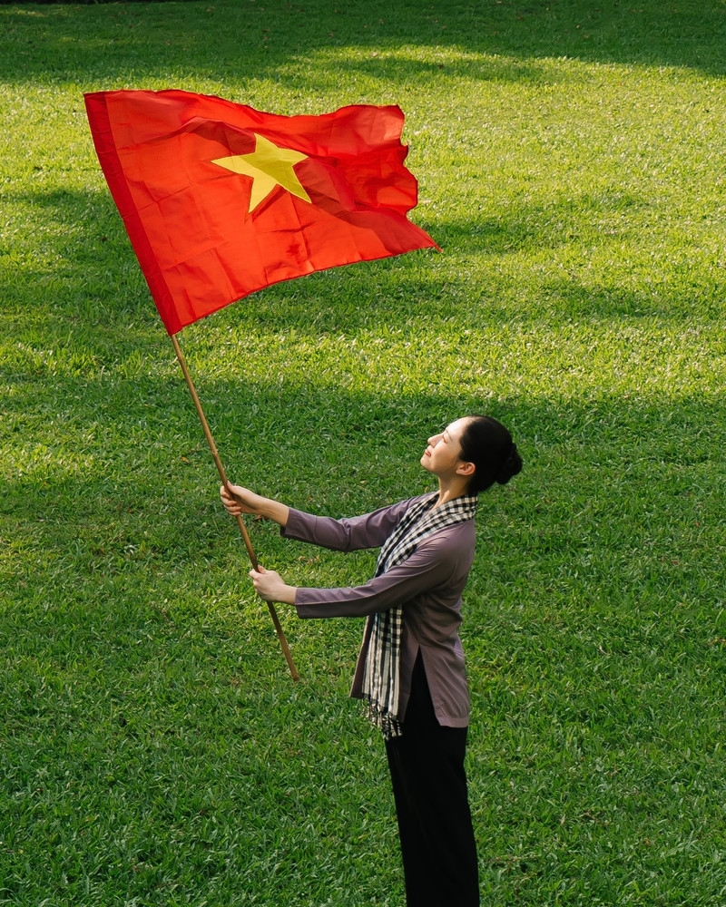 Lương Thùy Linh tri ân thế hệ phụ nữ Việt Nam đầy tự hào qua câu chuyện áo bà ba