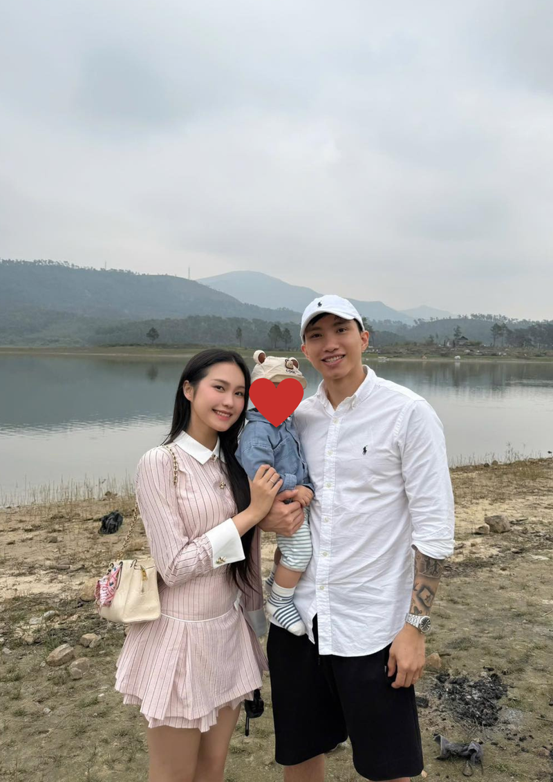 Văn Hậu - Hải My khoe bộ ảnh cực chất mừng Ngày thống nhất đất nước