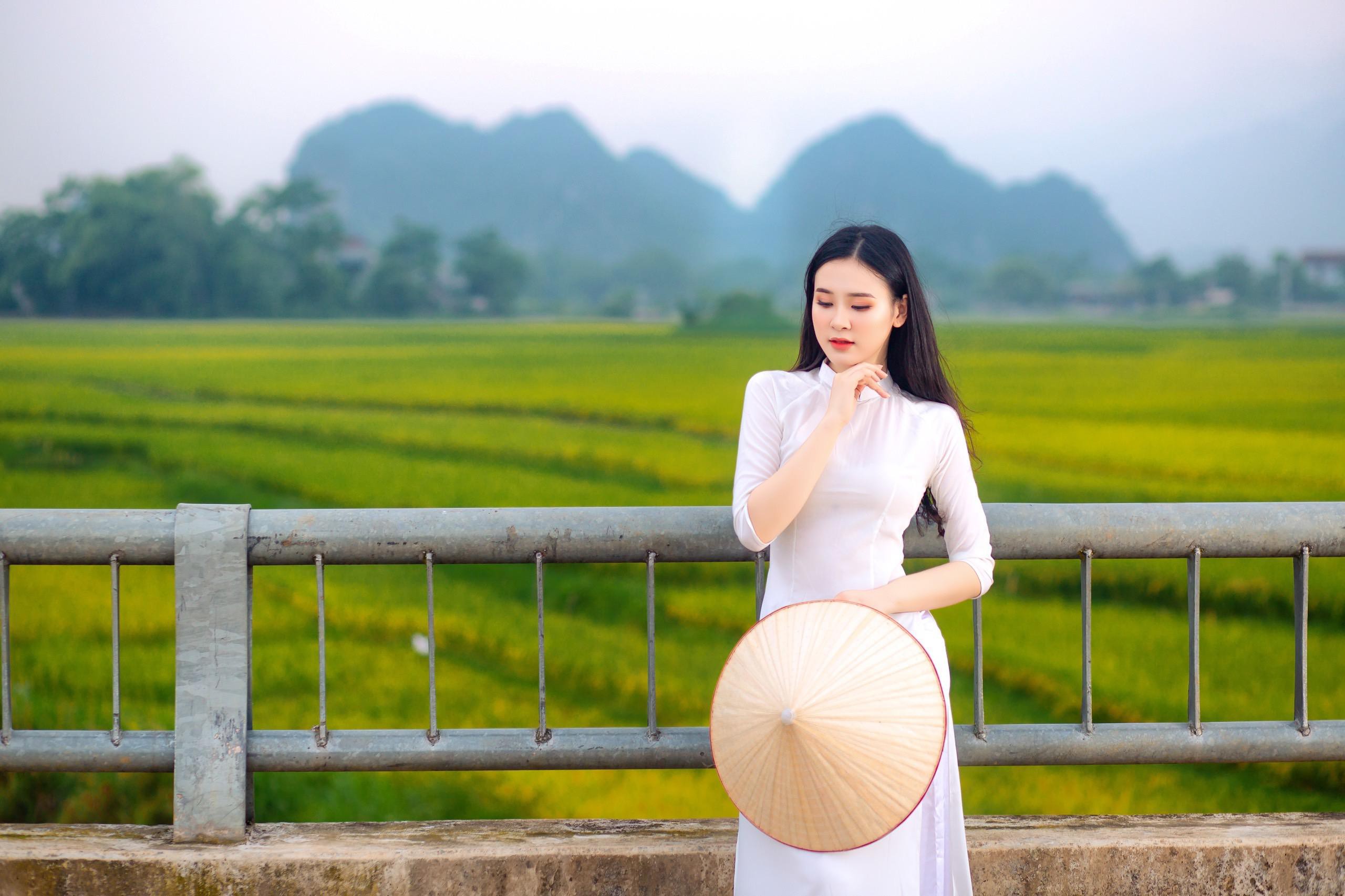 Hoa khôi sinh viên Nghệ An từng thi HHVN 2020 khoe nhan sắc ngọt ngào với áo dài trắng ảnh 8