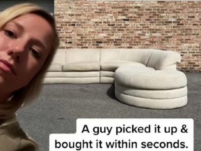 Người phụ nữ tiếc hùi hụi vì phát hiện bán hớ chiếc sofa có giá trị 