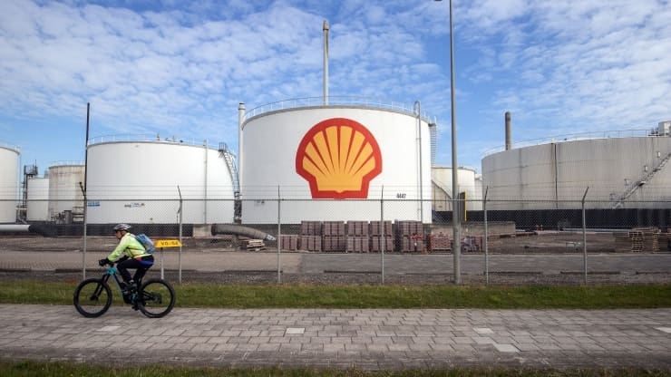 Shell phải cắt giảm bao nhiêu lượng khí thải carbon?