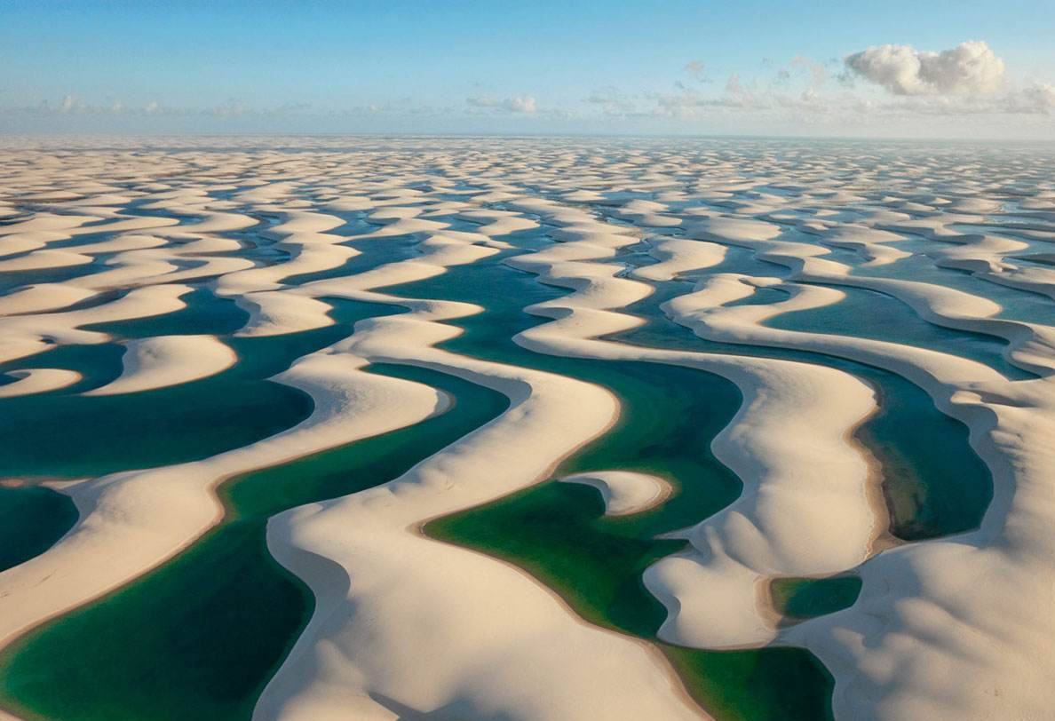 Sa mạc kỳ lạ nhất thế giới có hàng nghìn hồ nước