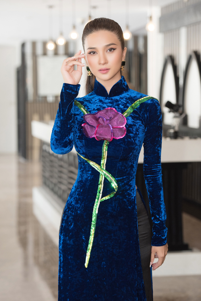 Diễn viên Kim Tuyến nền nã diện áo dài nhung, khoe trọn nhan sắc "cực phẩm"