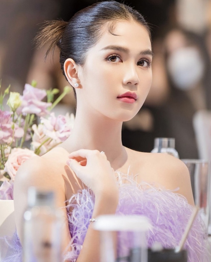 Hậu Đông Nhi làm công chúa Mị Châu, nhiều người đẹp thay phiên "rải lông vũ"