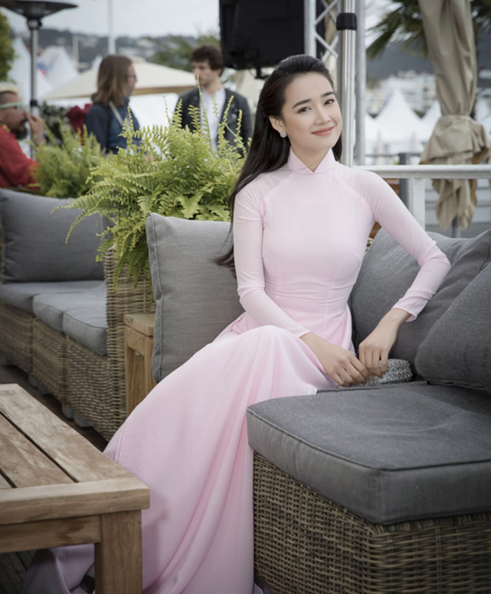 Sao Việt "càn quét" LHP Cannes: Ngọc Trinh hở hết cỡ, Lý Nhã Kỳ "sang, xịn, mịn" dù hơi "ô dề"