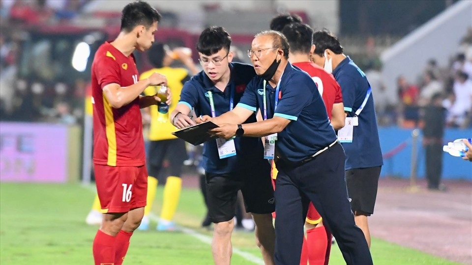 Cột mốc lịch sử đang chờ huấn luyện viên Park Hang-seo