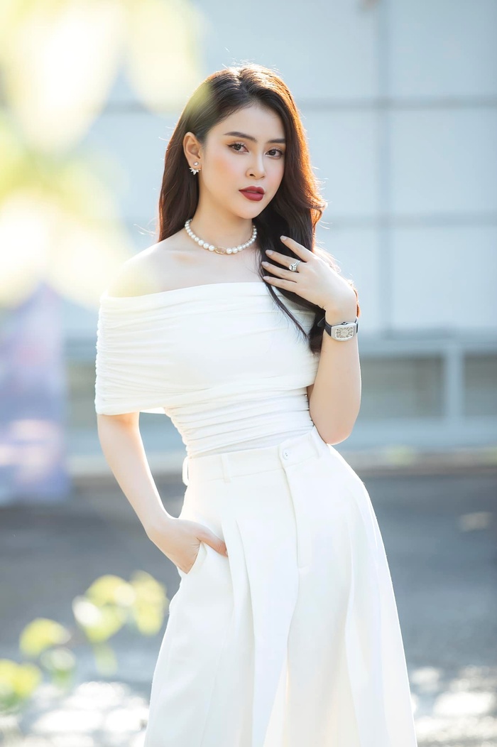Nhan sắc người đẹp 27 tuổi vừa đăng quang Hoa hậu Du Lịch Việt Nam Toàn cầu