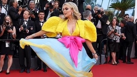 Trang phục thảm họa tại Cannes 2022: Từ tiên cá mắc cạn đến "siêu anh hùng" khó hiểu không thiếu một ai