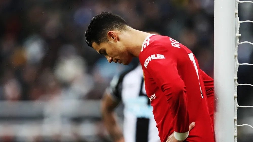 Manchester đã thất bại vì để Ronaldo một mình ‘gánh team”