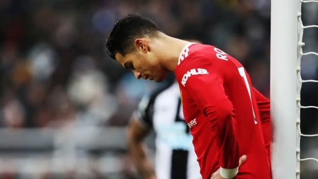 Manchester đã thất bại vì để Ronaldo một mình ‘gánh team”