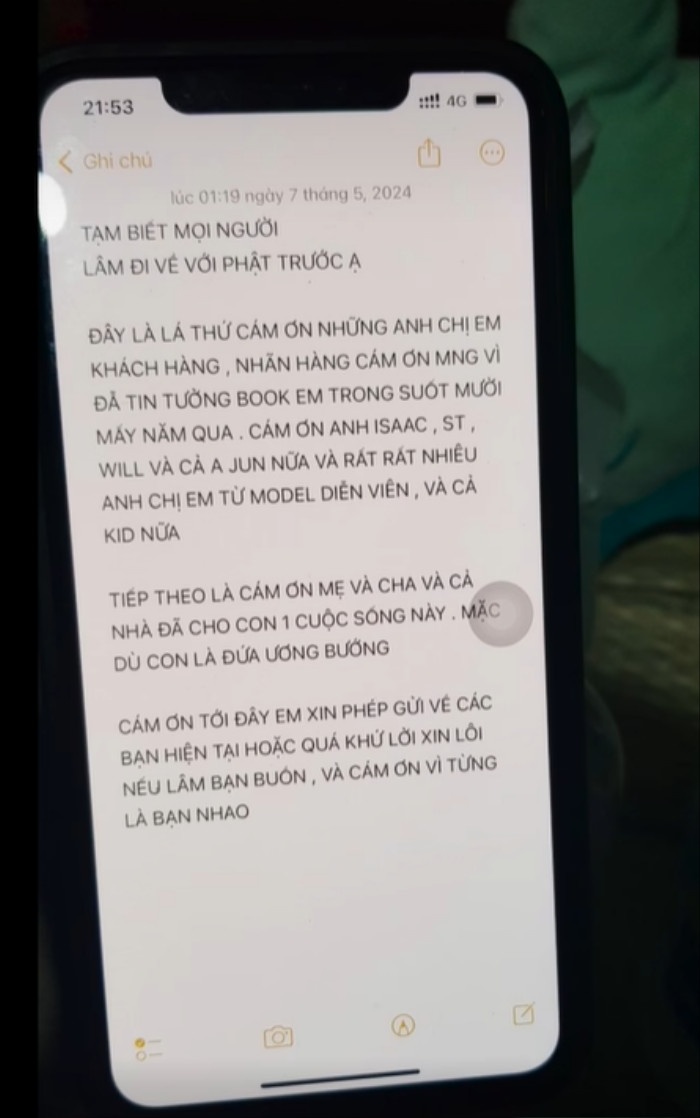 Xúc động hình ảnh trong tang lễ của mỹ nam "Người ấy là ai"