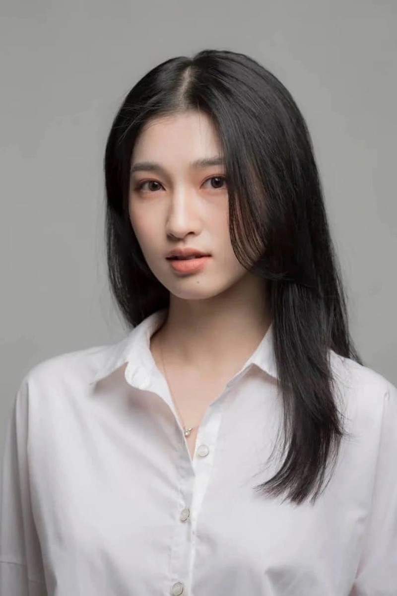 Ngắm ảnh thẻ khiến ai nấy trầm trồ của Hoa hậu Thanh Thủy