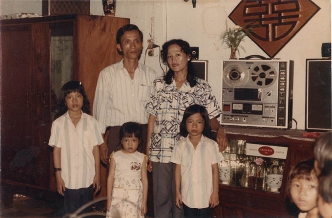 Mỹ nhân Việt khoe ảnh thời bé