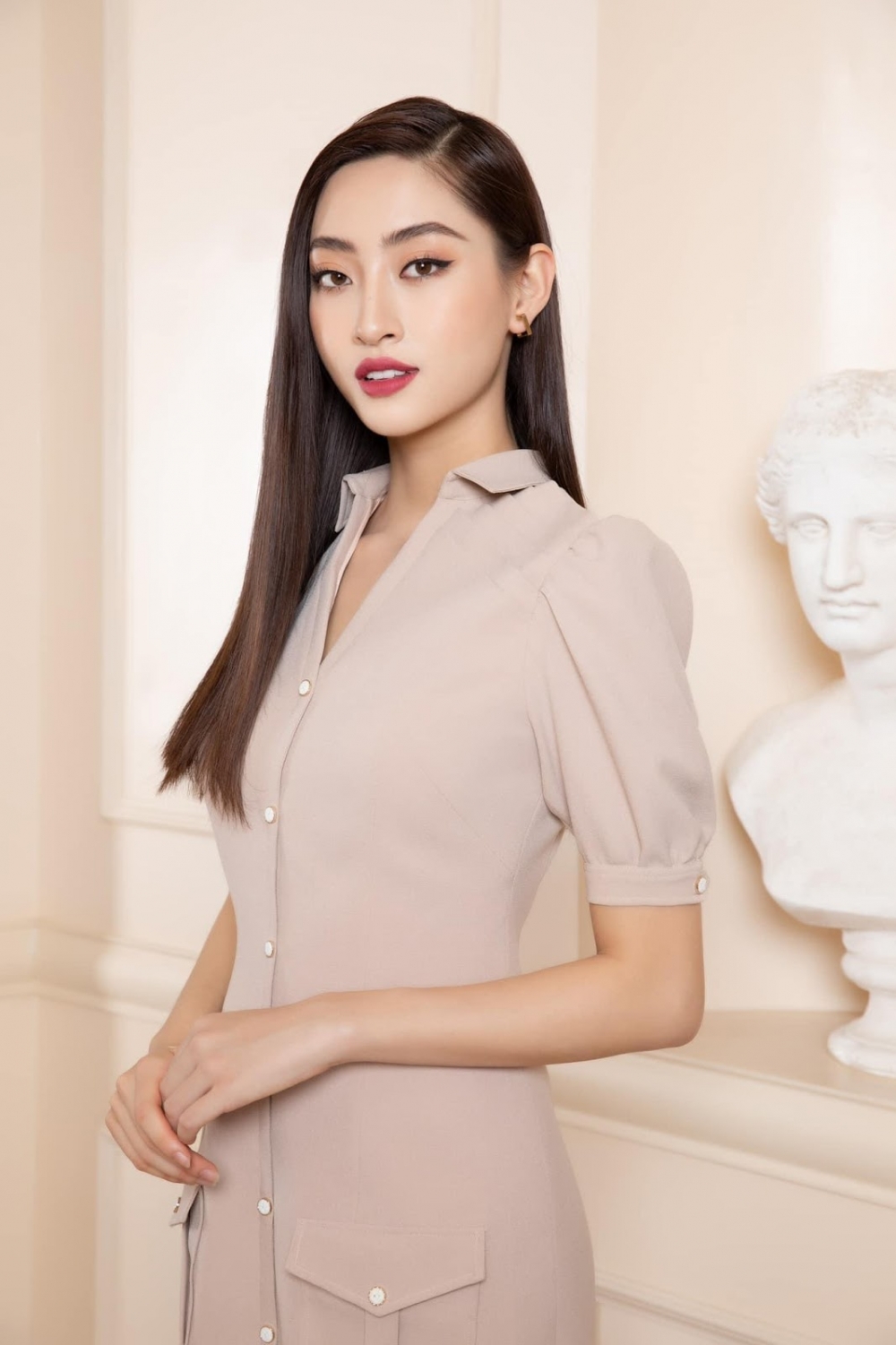 Hoa hậu Lương Thùy Linh nhậm chức giám đốc ở tuổi 21