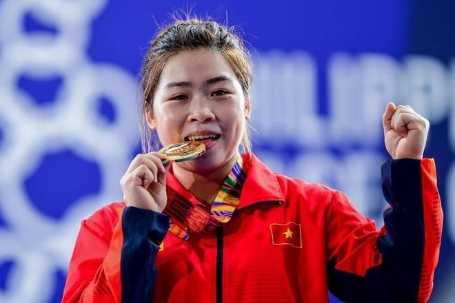 Cử tạ Việt Nam giành 3 vé đến Olympic Tokyo