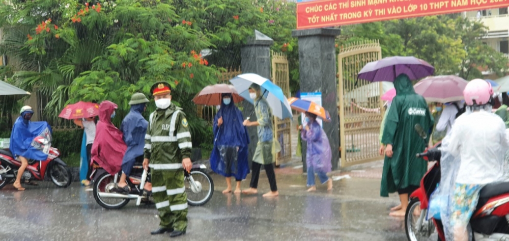 Hơn 93 nghìn học sinh Hà Nội dự thi môn Toán và môn Lịch sử kỳ thi tuyển sinh lớp 10