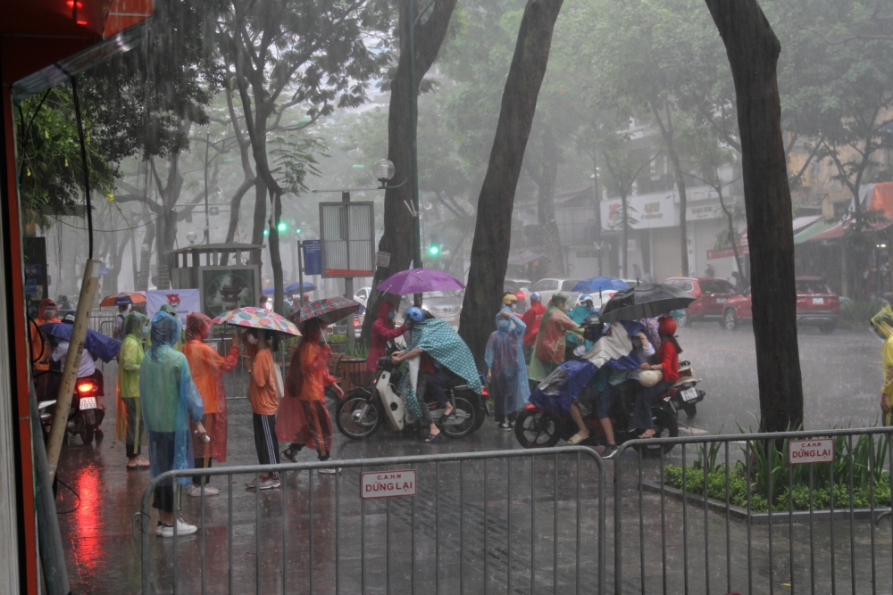 Hơn 93 nghìn học sinh Hà Nội dự thi môn Toán và môn Lịch sử kỳ thi tuyển sinh lớp 10