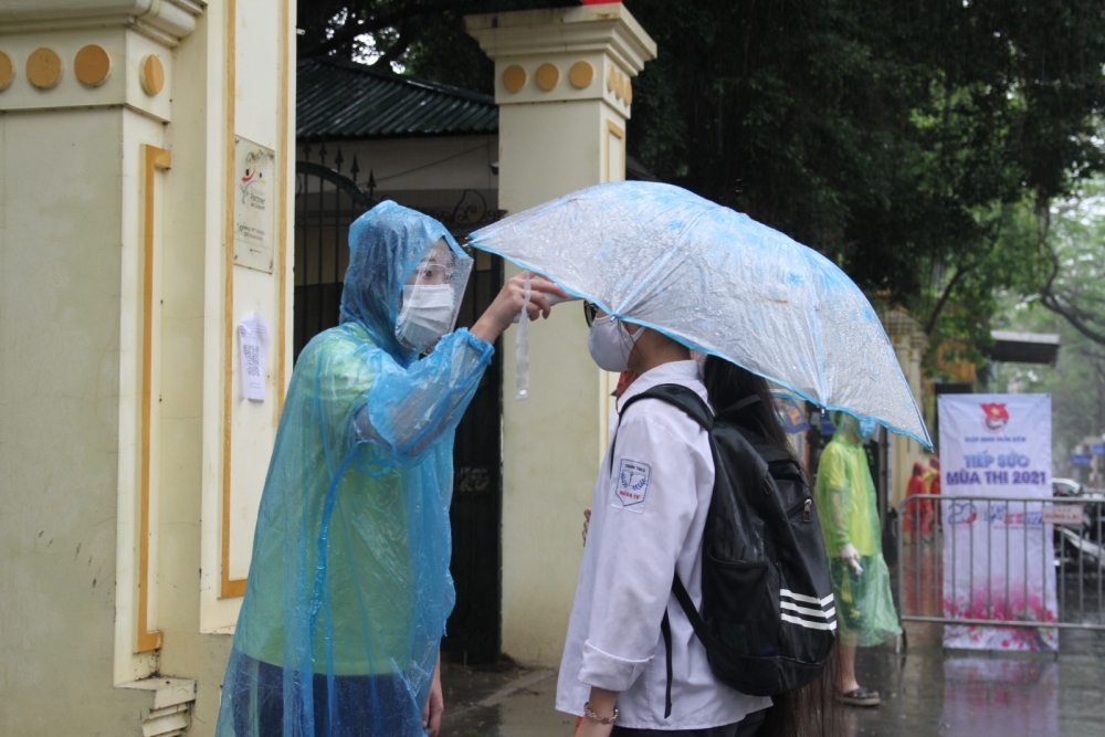 Hơn 93 nghìn học sinh Hà Nội dự thi môn Toán và môn Lịch sử kỳ thi tuyển sinh lớp 10