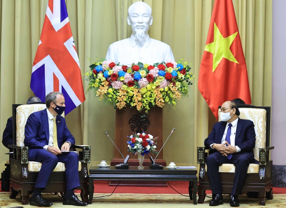 Chủ tịch nước Nguyễn Xuân Phúc tiếp Bộ trưởng Thứ nhất, Bộ trưởng Ngoại giao và Phát triển Anh