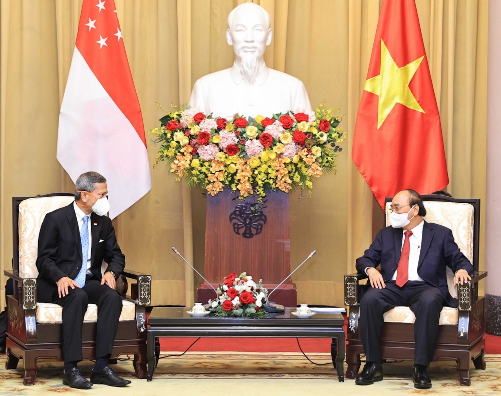 Chủ tịch nước Nguyễn Xuân Phúc tiếp Bộ trưởng Ngoại giao Singapore