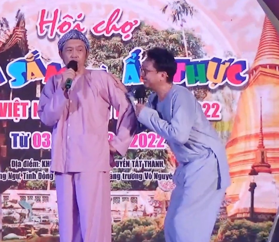 Sao Việt hôm nay 11/6: Hoài Linh và Hứa Minh Đạt bị khán giả ném đồ lên sân khấu?