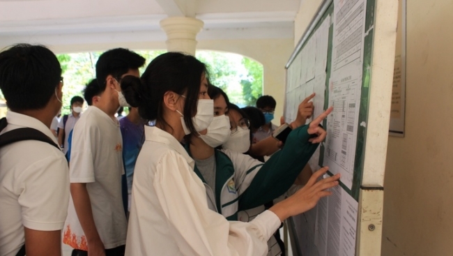 Hơn 1.500 thí sinh cạnh tranh 420 suất vào lớp 10 trường Chuyên Bắc Ninh