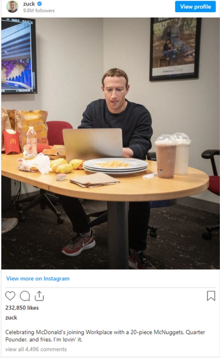 Vì sao Mark Zuckerberg xóa logo "táo khuyết"?