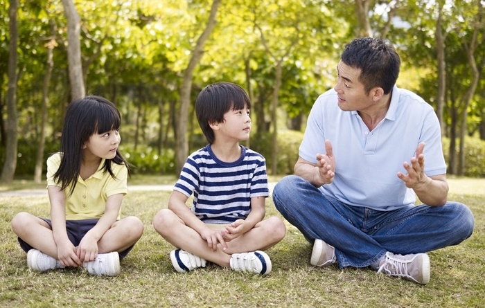 Không cần quát mắng, bố mẹ chọn 4 cách nói khéo để con ngoan ngoãn nghe lời