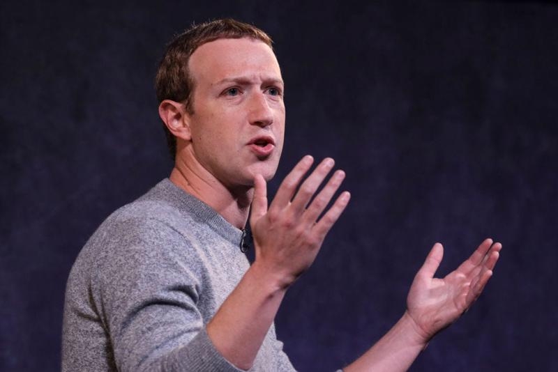 Mark Zuckerberg từng từ chối đề nghị 1 tỷ USD của Yahoo vì không biết dùng tiền làm gì